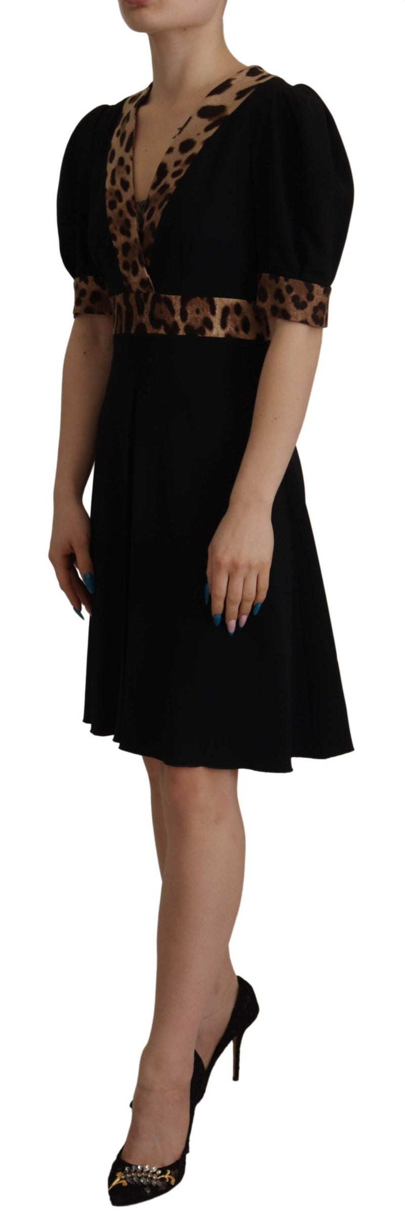 Robe A-Line Elegant Black en V-Neck