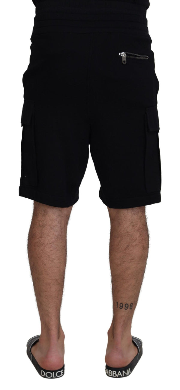 Erhöhen Sie Ihren Sommer: Klassische schwarze Bermuda -Shorts