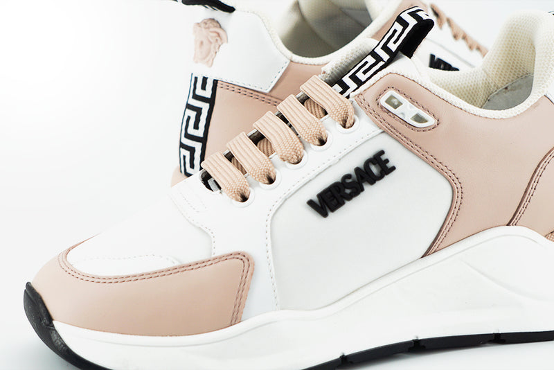 Sneakers de splendeur rose poudre