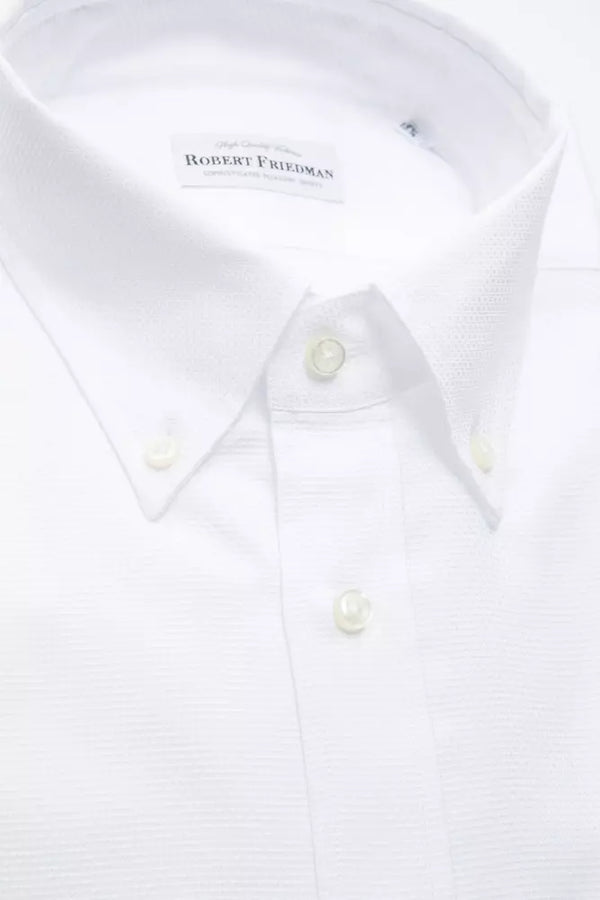 Chemise boutonnée en coton blanc élégant