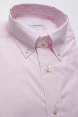 Elegante camisa de algodón rosa con botones