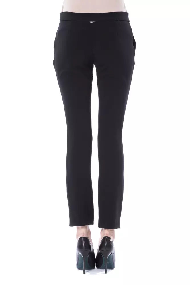 Pantalon skinny noir élégant avec des détails uniques