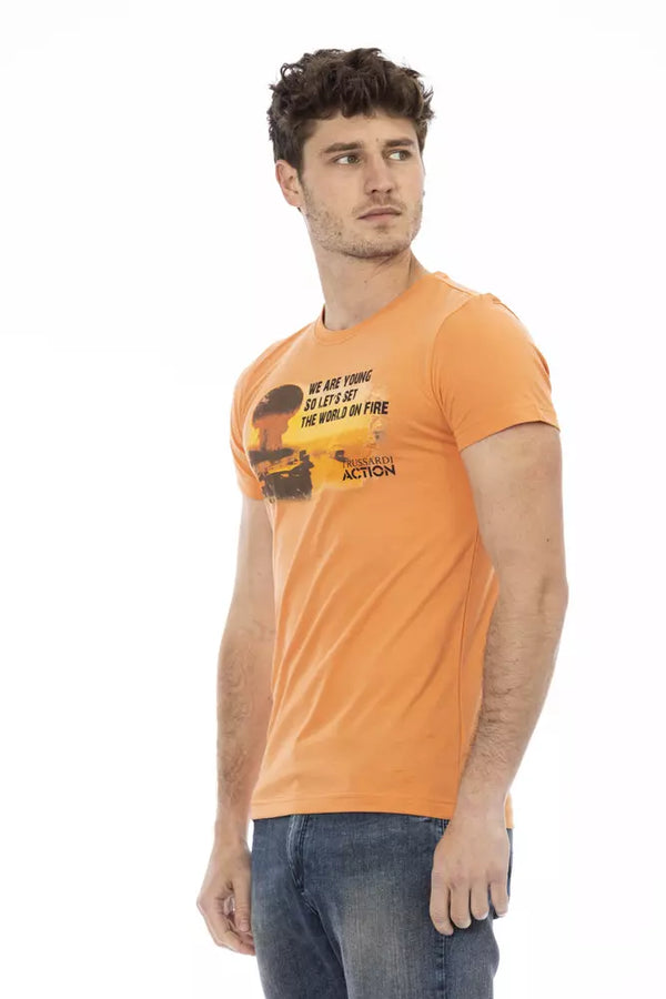 Orangefarbene Baumwollmischtee mit schicker Frontdruck