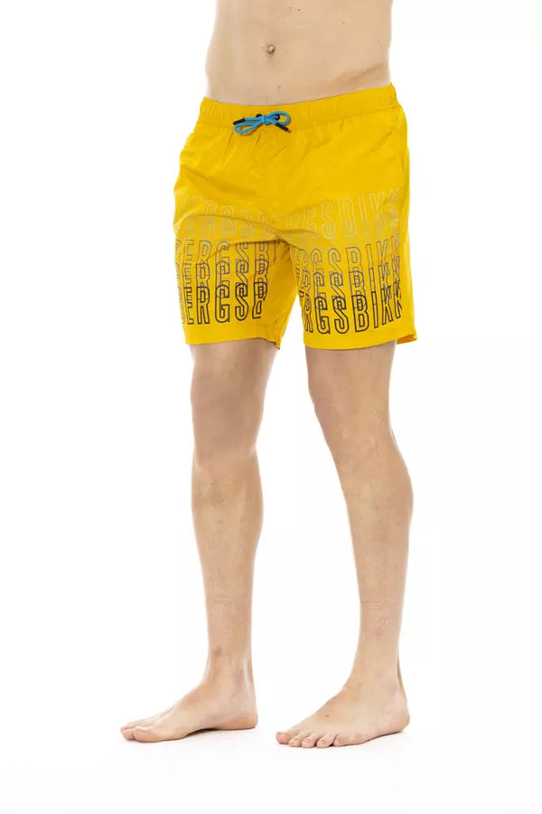 Degradé imprime pantalones cortos de natación en amarillo vibrante