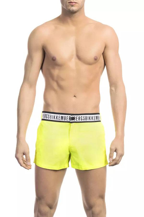 Shorts de micro nage en jaune élégant avec bande de contraste