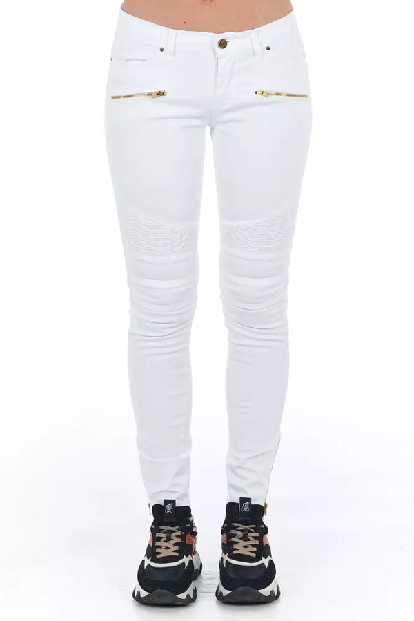 Chic jeans de mezclilla blanca inspirada en el ciclista