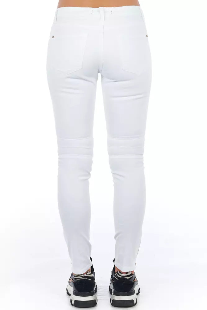 Chic jeans de mezclilla blanca inspirada en el ciclista