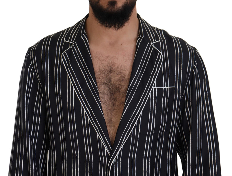 Elegante chaqueta de salón de seda pijama