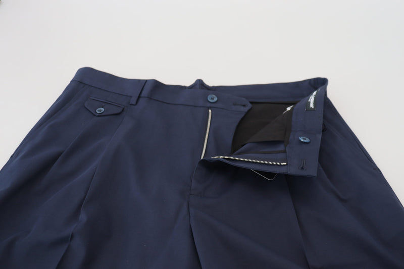 Elegantes pantalones cortos de chino azul