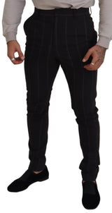 Elegantes pantalones chino de rayas negras