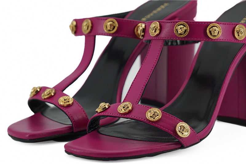 Elegantes sandalias de cuero de ternera morada