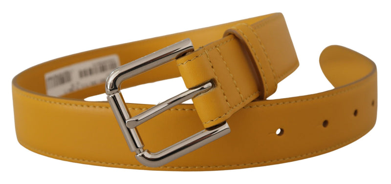 Ceinture en cuir élégante au soleil jaune