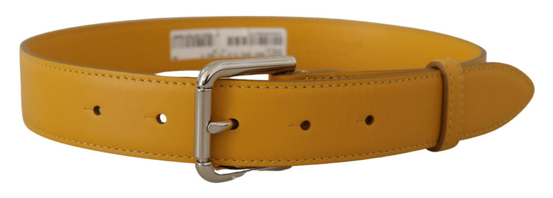 Ceinture en cuir élégante au soleil jaune