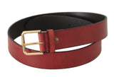 Ceinture en cuir rouge élégante avec boucle gravée