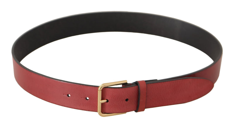 Ceinture en cuir rouge élégante avec boucle gravée