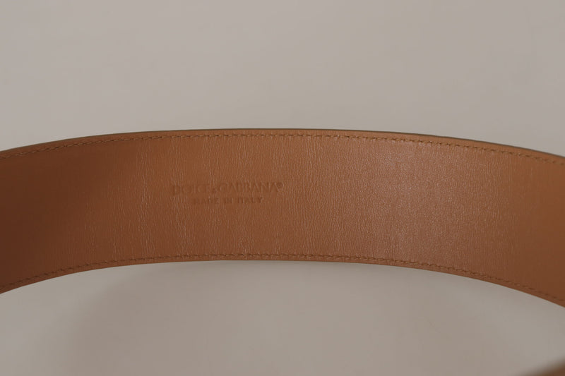 Ceinture en cuir beige élégante avec boucle gravée