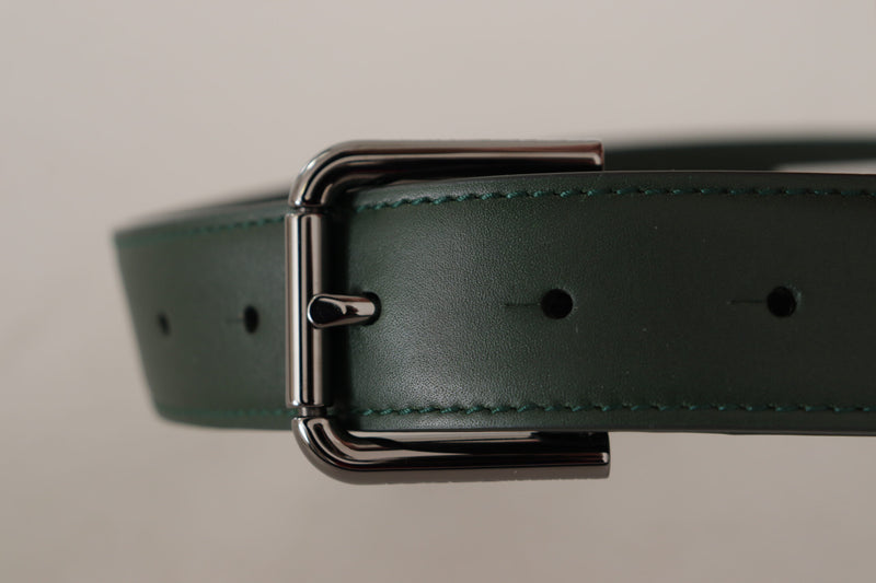 Ceinture élégante en cuir vert foncé avec boucle de logo