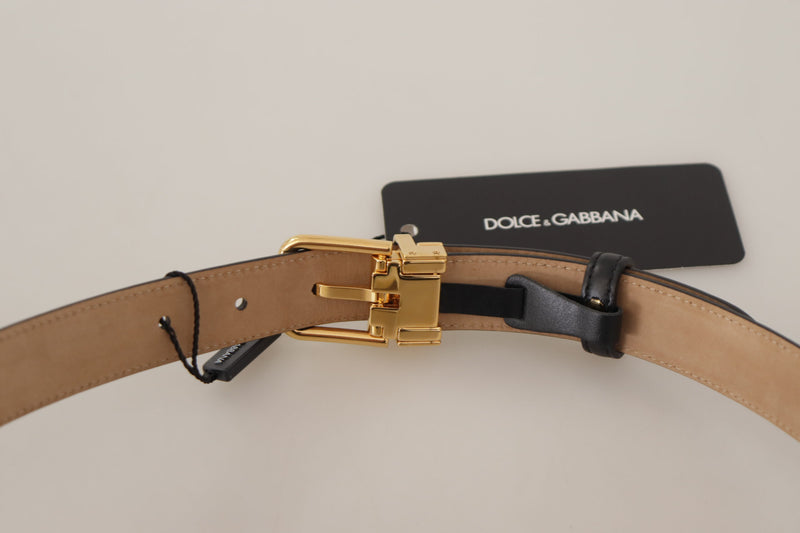 Ceinture en cuir noir élégant avec boucle gravée