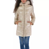 Elegante beige gepolsterte Jacke mit Pelzhaube