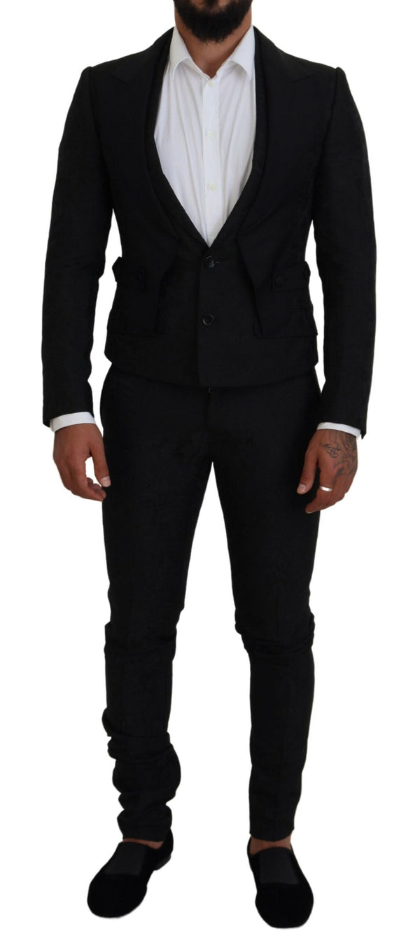 Elegante traje de martini negro para el hombre moderno