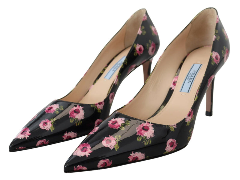 Elegantes bombas de cuero con estampado floral