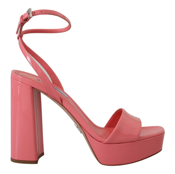 Sandales de plate-forme en cuir breveté rose chic