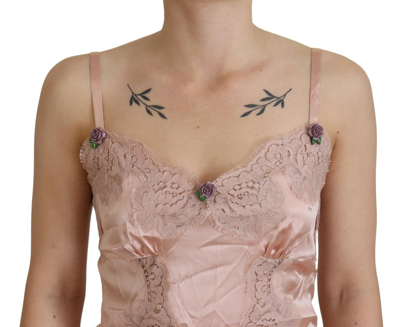 Top de lingerie en soie rose élégante