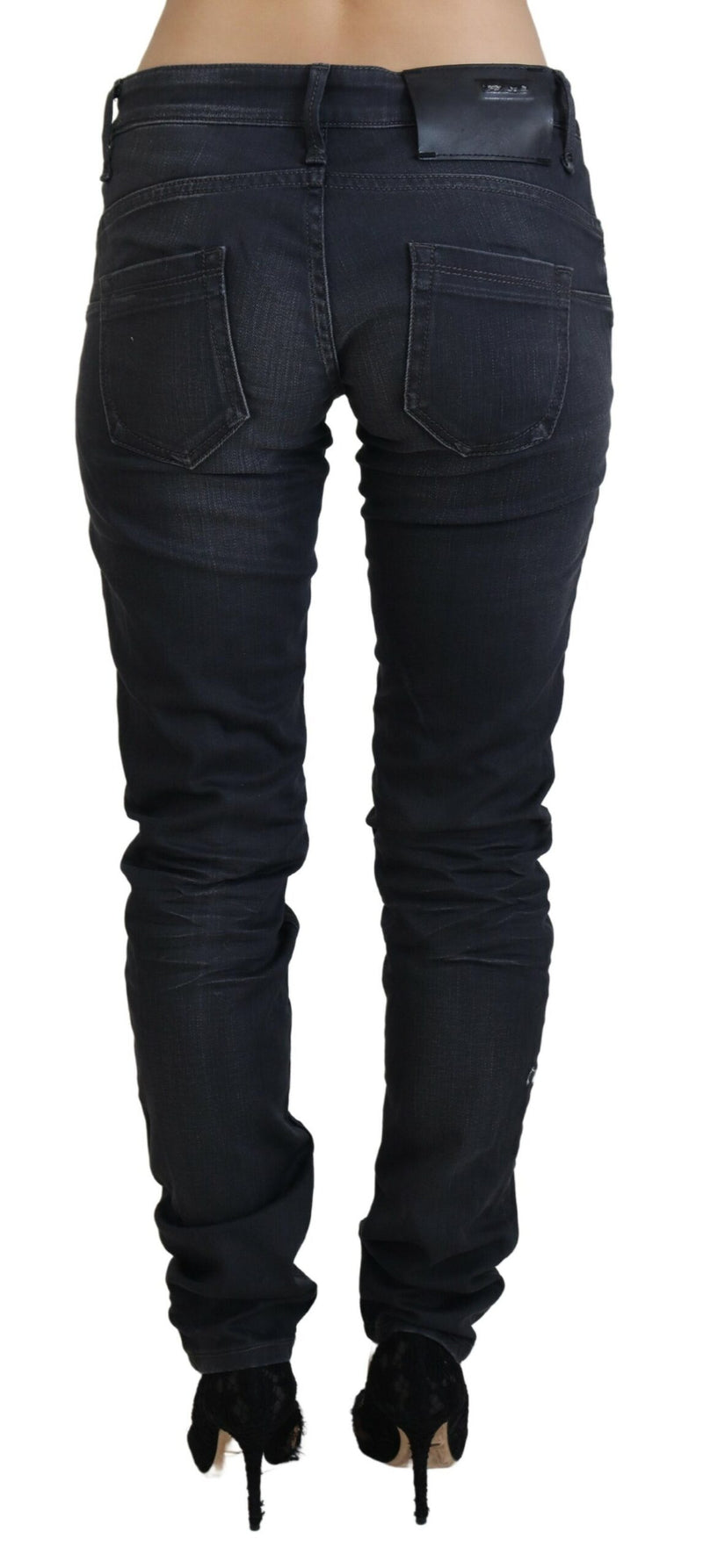 Elegante denim in forma slim lavata nera