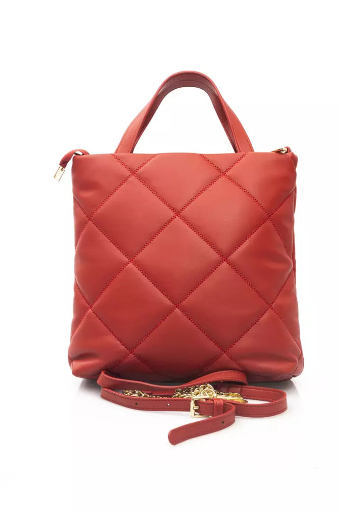 Elegante bolso de hombro de cuero rojo con acentos dorados