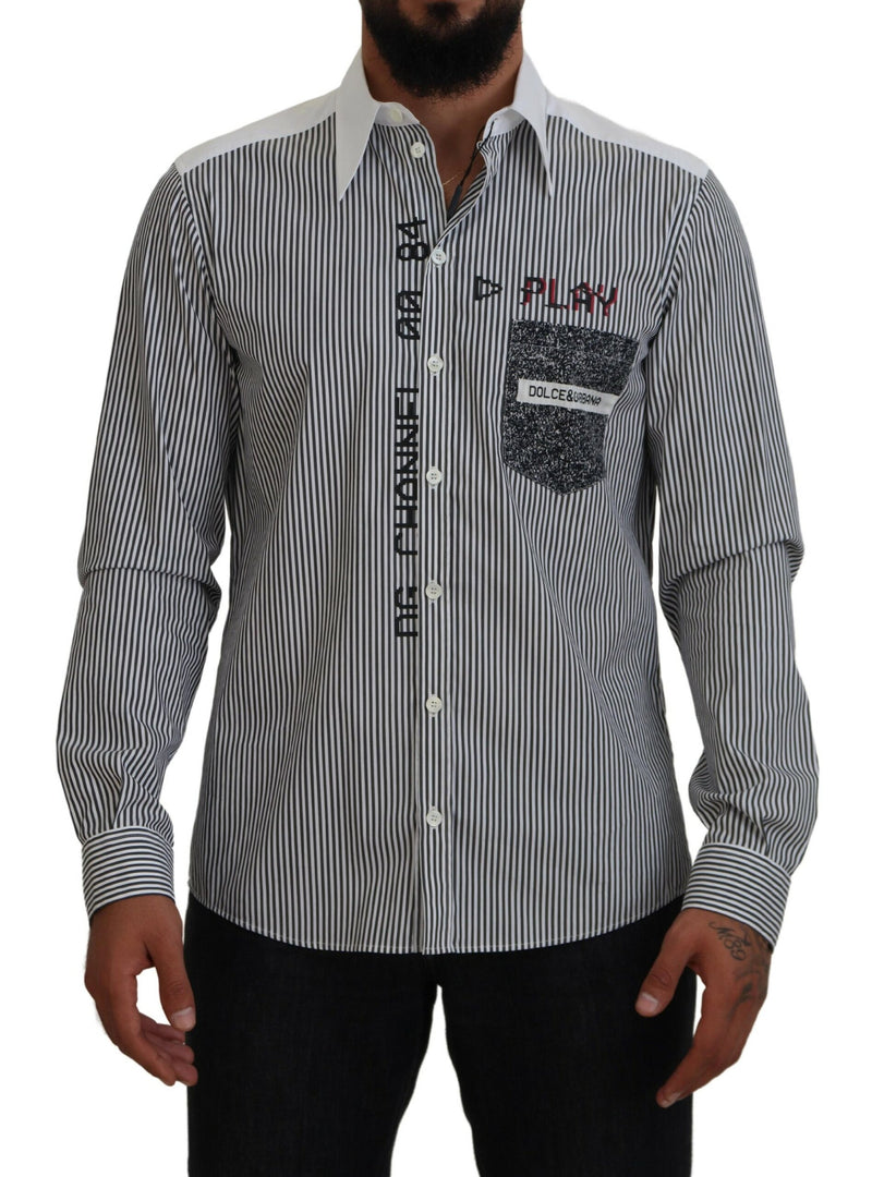 Klassisches schwarz-weiß gestreiftes Button-Down-Shirt