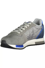 Eleganti sneaker sportive grigie con accenti contrastanti