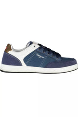 Sneaker blu eco-consapevoli con dettagli contrastanti