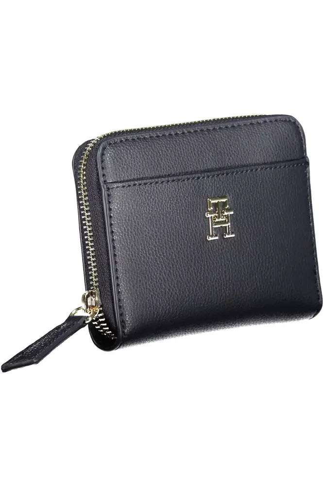 Elegant Blue Zip Wallet with Contrasting Details