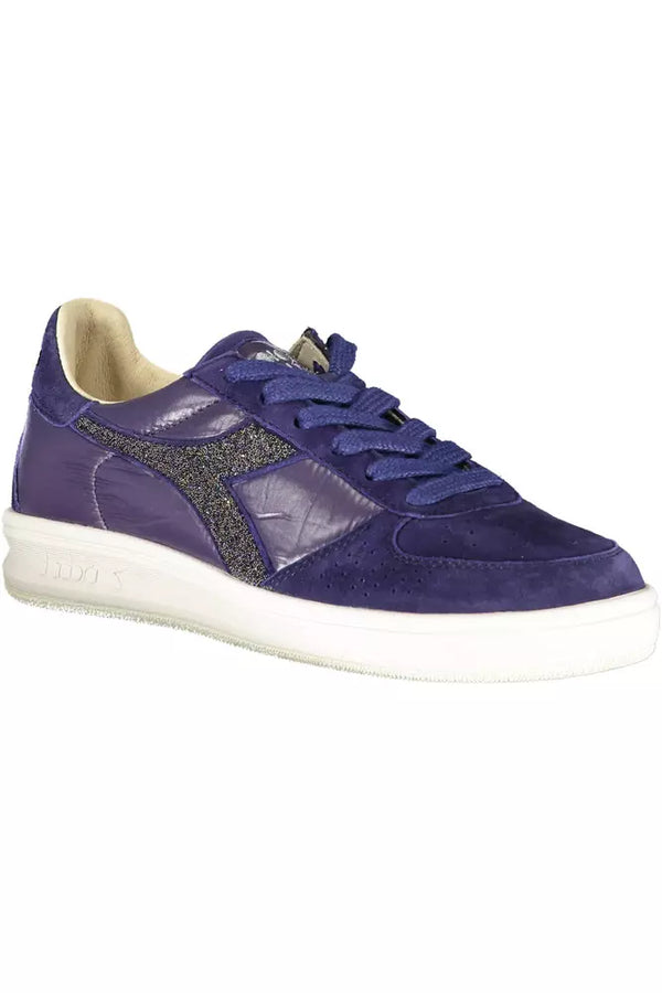 Sneaker blu blu cristalline con suola contrastante