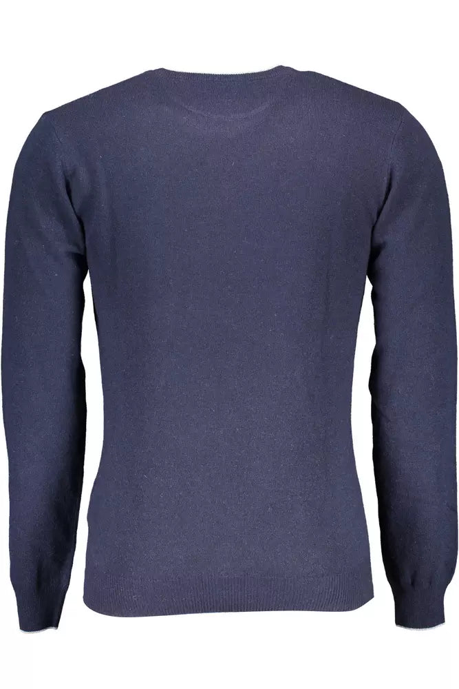 Klassischer blauer Wollblech schlanker Pullover