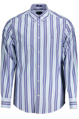 Elegante camisa de manga larga de color azul claro