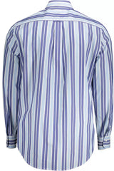 Elegante camisa de manga larga de color azul claro