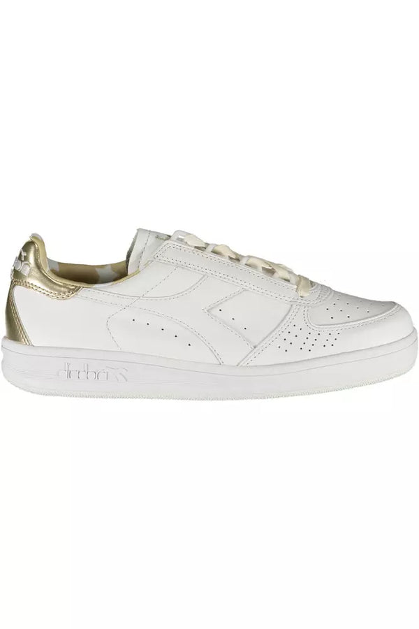 Sleek White Lace-Up Sports Sports