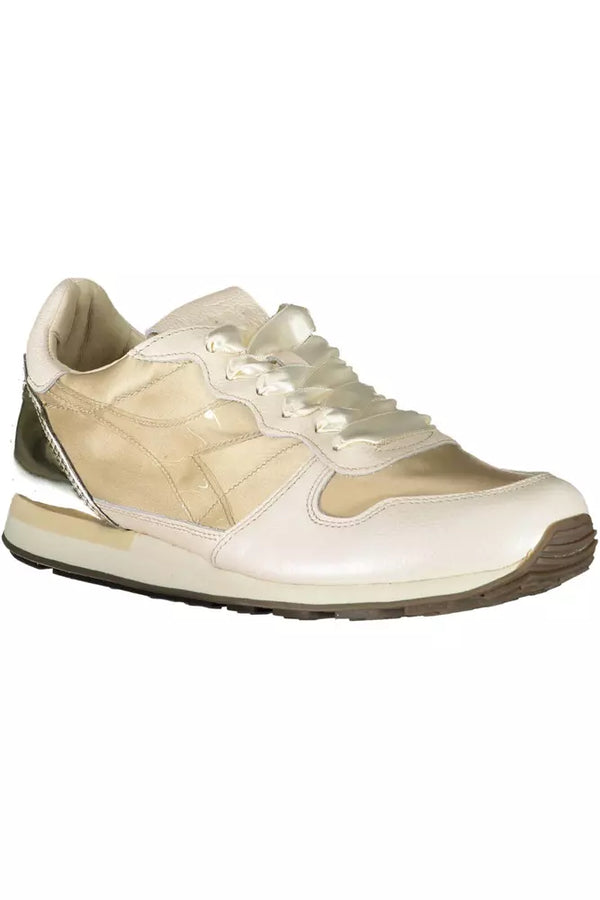 Sneaker allacciata beige con dettagli contrastanti