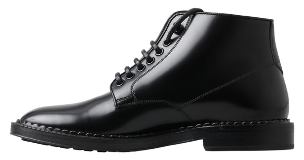 Elegantes botas para hombres de cuero negro