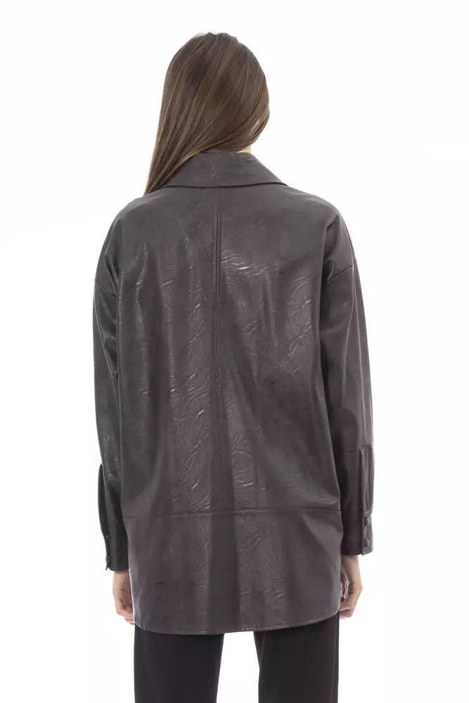 Chemise en cuir marron chic avec détail de poche