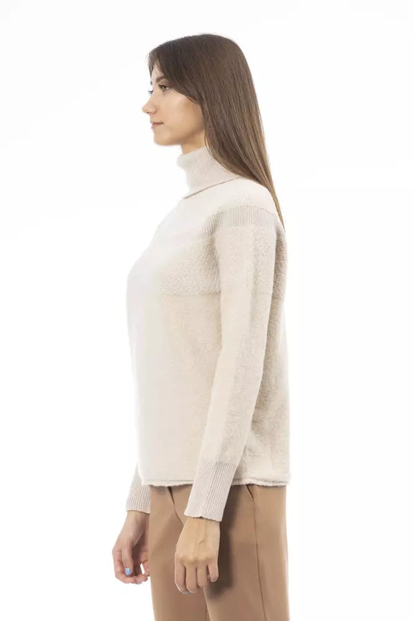 Pull à col roulé beige élégant