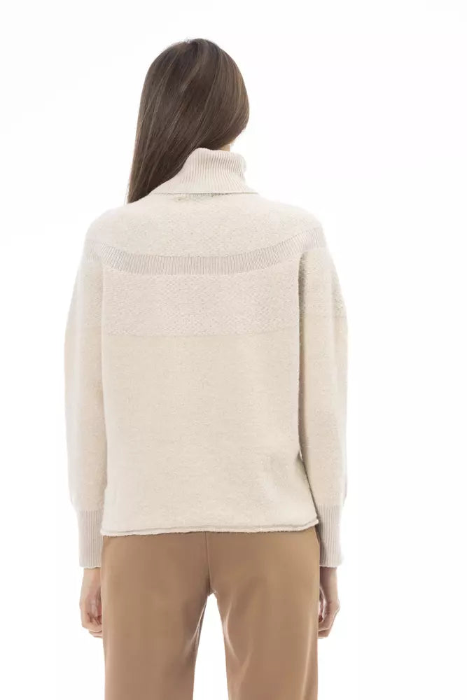 Pull à col roulé beige élégant