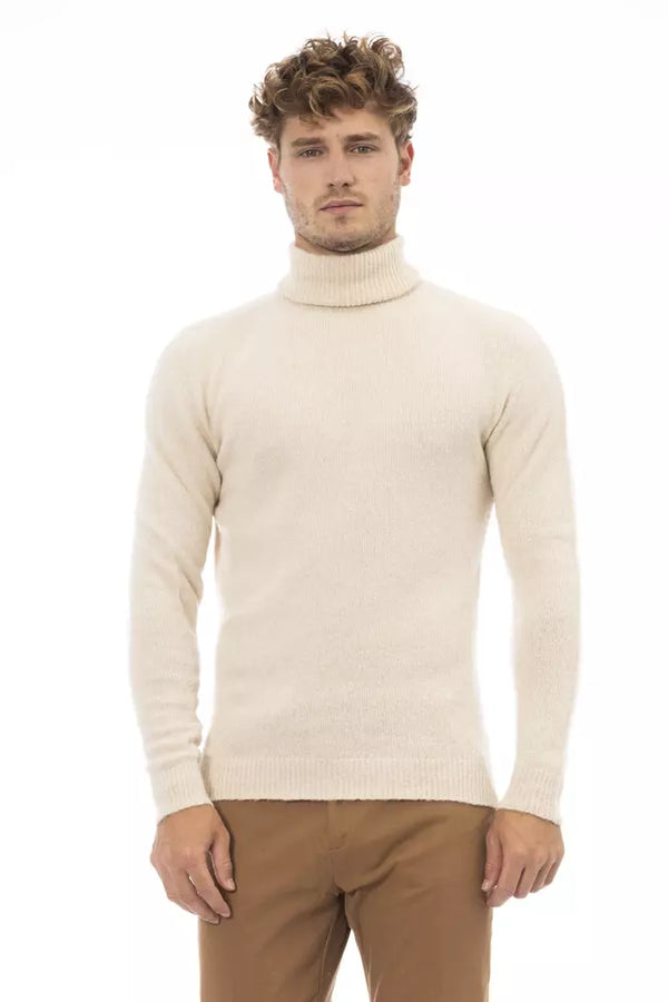 Pull à col roulé beige avec détail des côtes fines