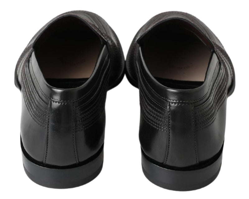 Elegantes mocasines de cuero negro de cuero