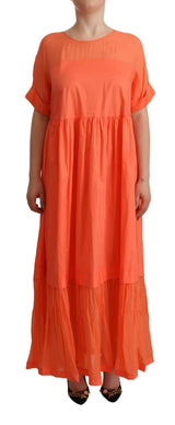 Elegante vestido de coral maxi con mangas cortas