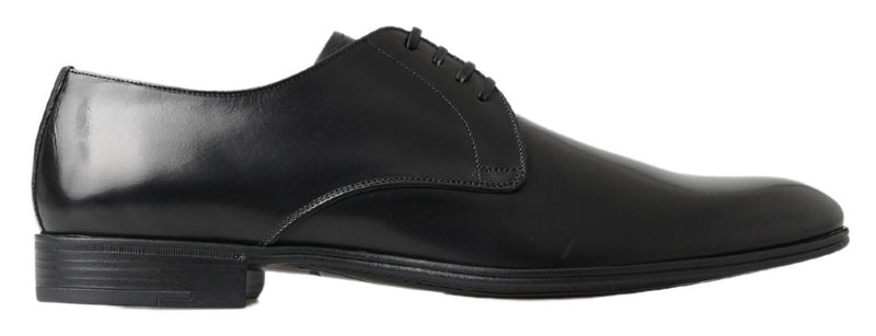 Klassische schwarze Leder -Derby -Schuhe