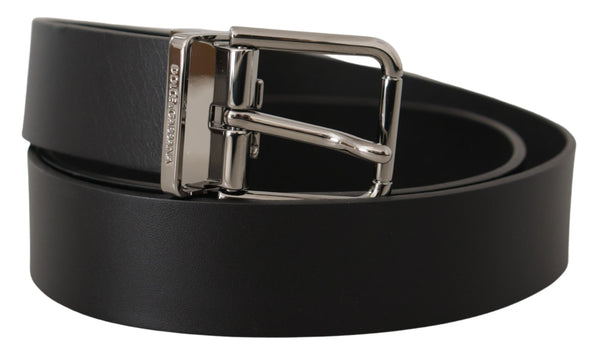 Ceinture en cuir noir élégant avec boucle en métal