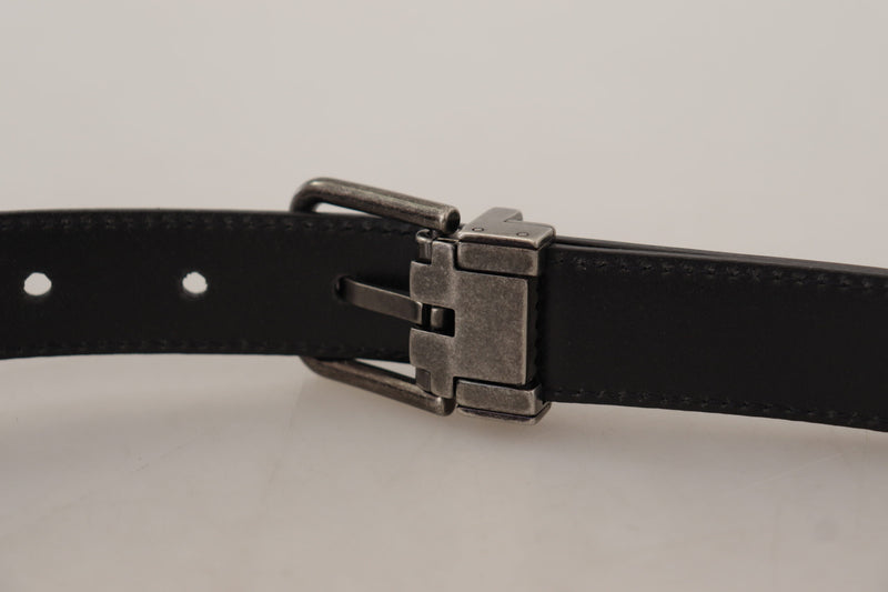 Ceinture en cuir noir élégant avec boucle en métal