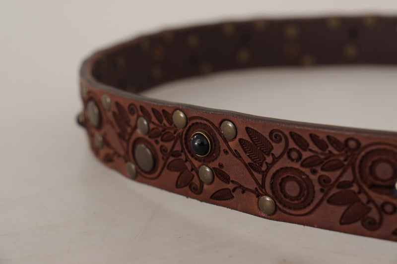 Ceinture en cuir élégante avec boucle gravée